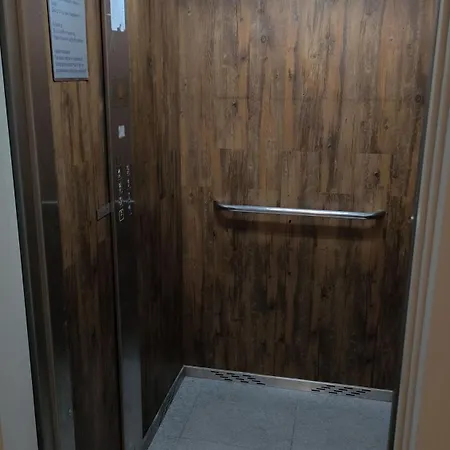 Happy 100mfrom Gondola With Free Bottle Of Wine And Free Parking בנסקו