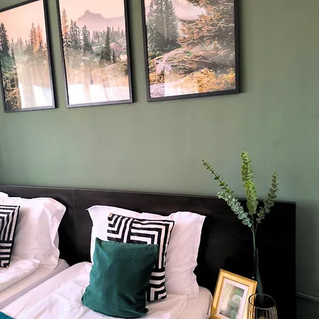 Happy 100mfrom Gondola With Free Bottle Of Wine And Free Parking דירה