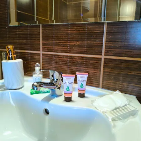 Happy 100mfrom Gondola With Free Bottle Of Wine And Free Parking * בנסקו